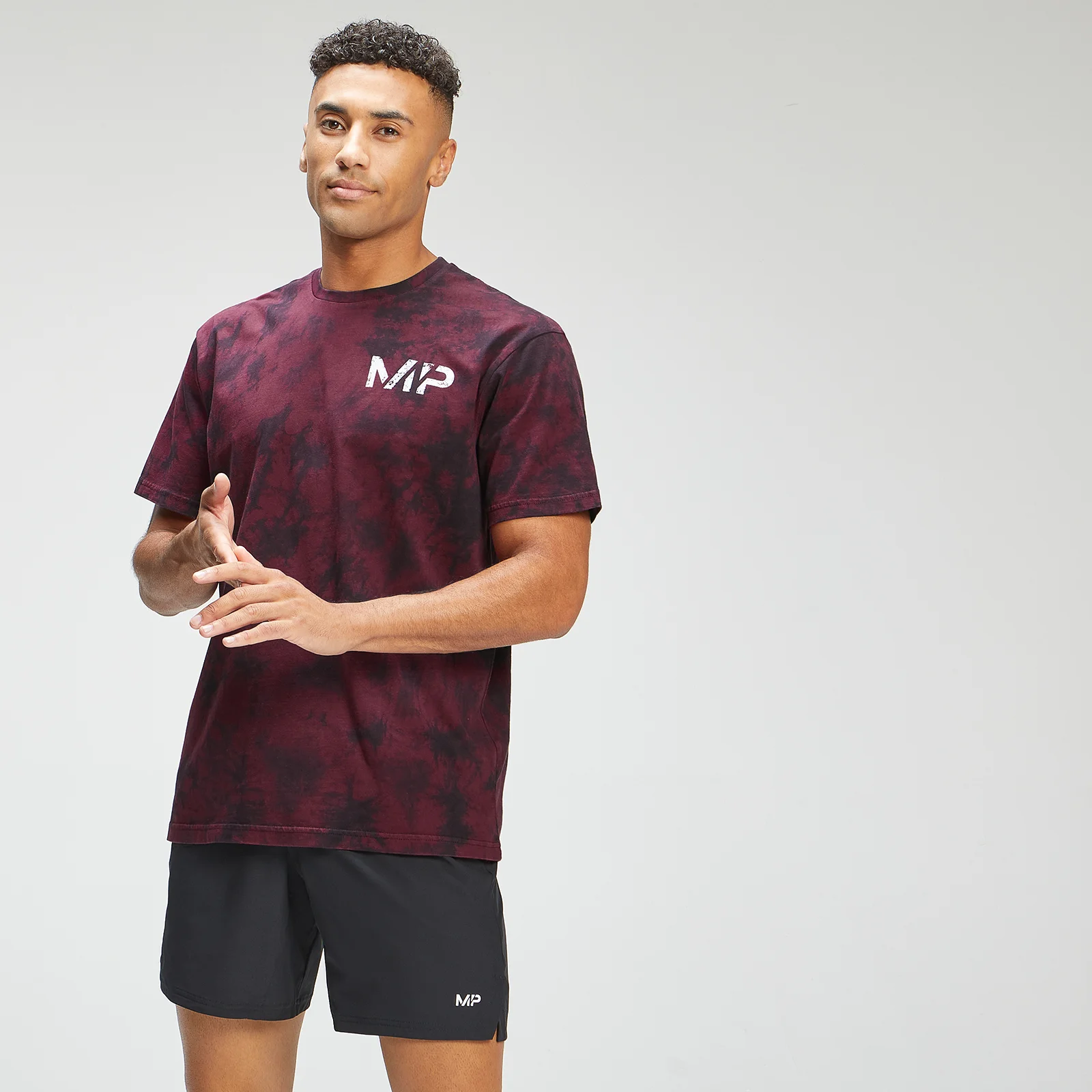 MP Men's Adapt Tie Dye Short Sleeve Oversized T-Shirt - Black/Merlot - XXS Pilt 1