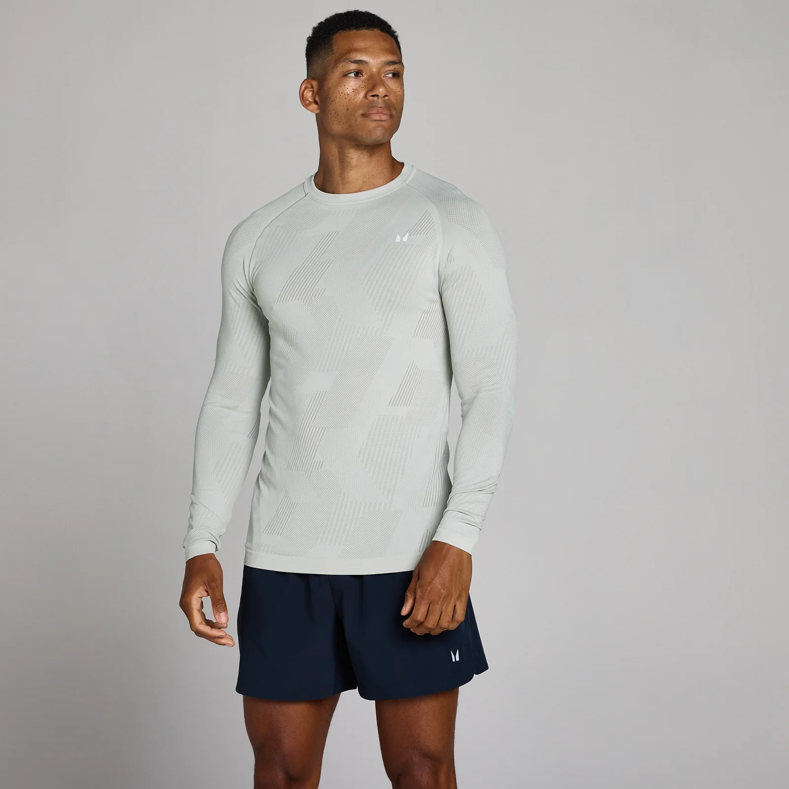 MP Men's Tempo Pillar Graphic Seamless Long Sleeve Top - Chrome - XS Pilt 1